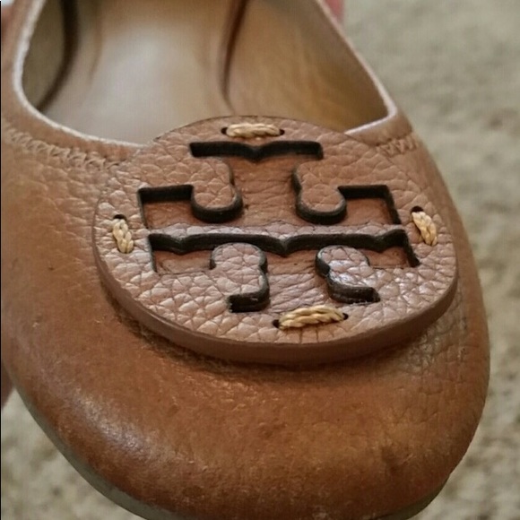 Beautiful Tan Tory Burch tumbled leather flats. - Picture 3 of 7
